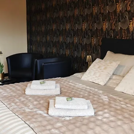 A L'aise - D'hotes A Bed and breakfast 4*