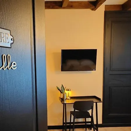 A L'aise - Avec Piscine & Jacuzzi - Table D'hotes - Salon De The Frühstückspension *
