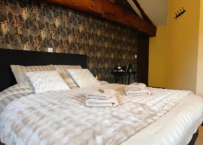 A L'aise - D'hotes A לינה וארוחת בוקר 3*