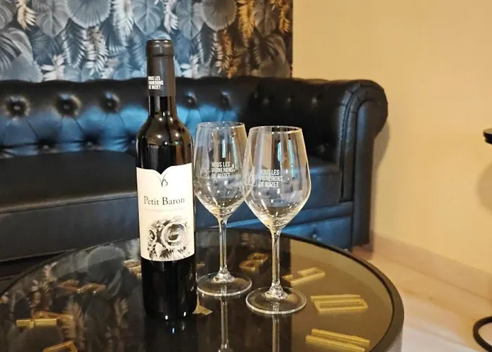 A L'aise - D'hotes A לינה וארוחת בוקר 3*