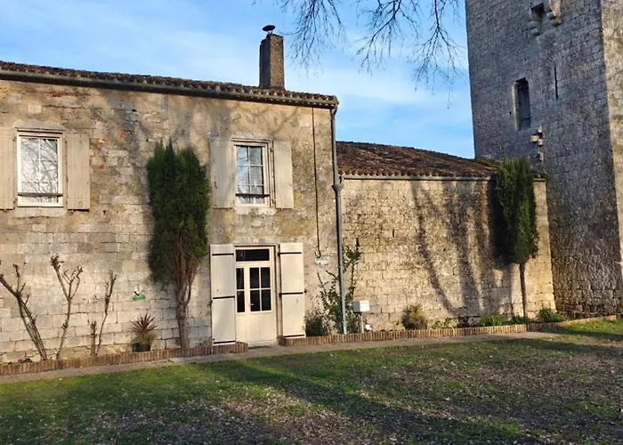 A L'aise - D'hotes A לינה וארוחת בוקר 3*