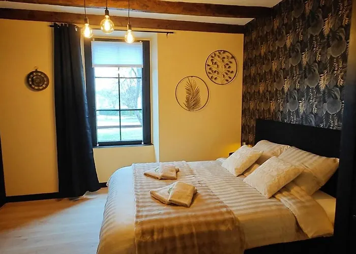 לינה וארוחת בוקר A L'aise - D'hotes A Vianne